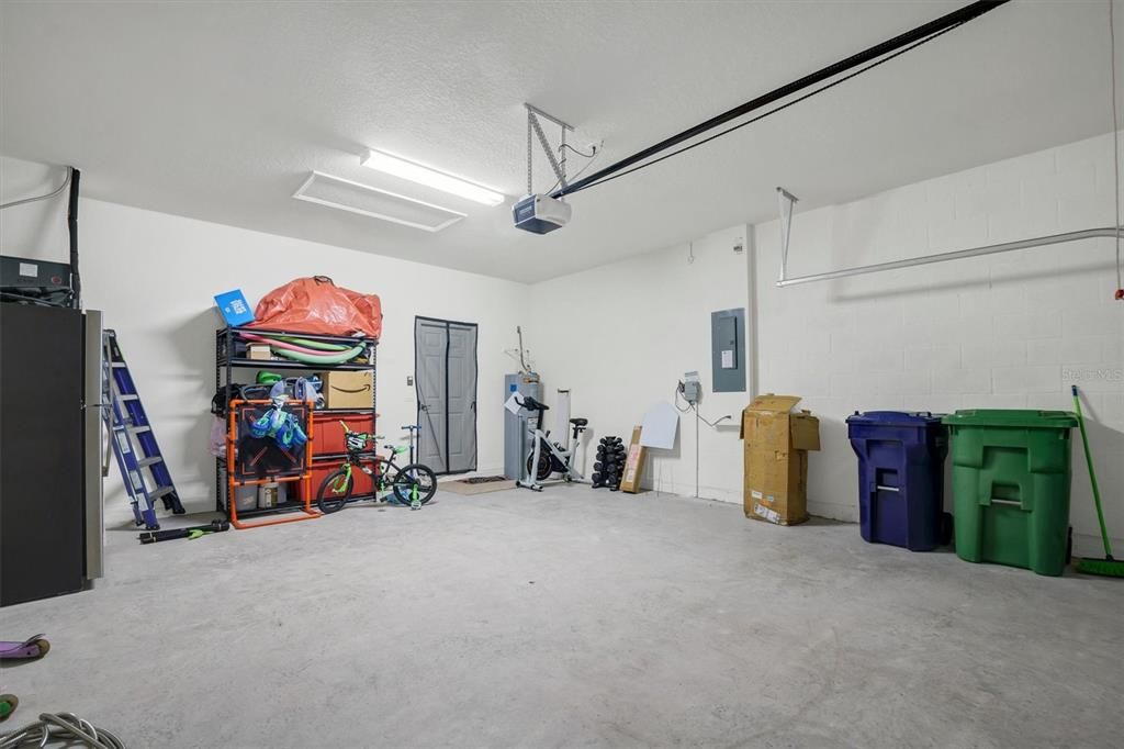 For Sale: $339,900 (4 beds, 2 baths, 2074 Square Feet)