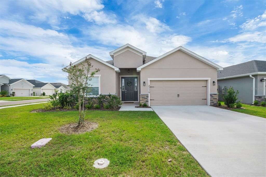 For Sale: $339,900 (4 beds, 2 baths, 2074 Square Feet)