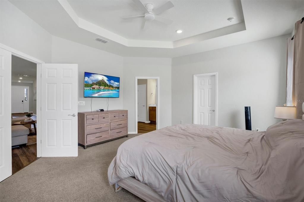 For Sale: $339,900 (4 beds, 2 baths, 2074 Square Feet)