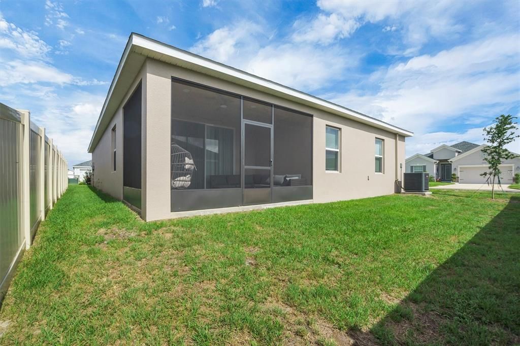 For Sale: $339,900 (4 beds, 2 baths, 2074 Square Feet)