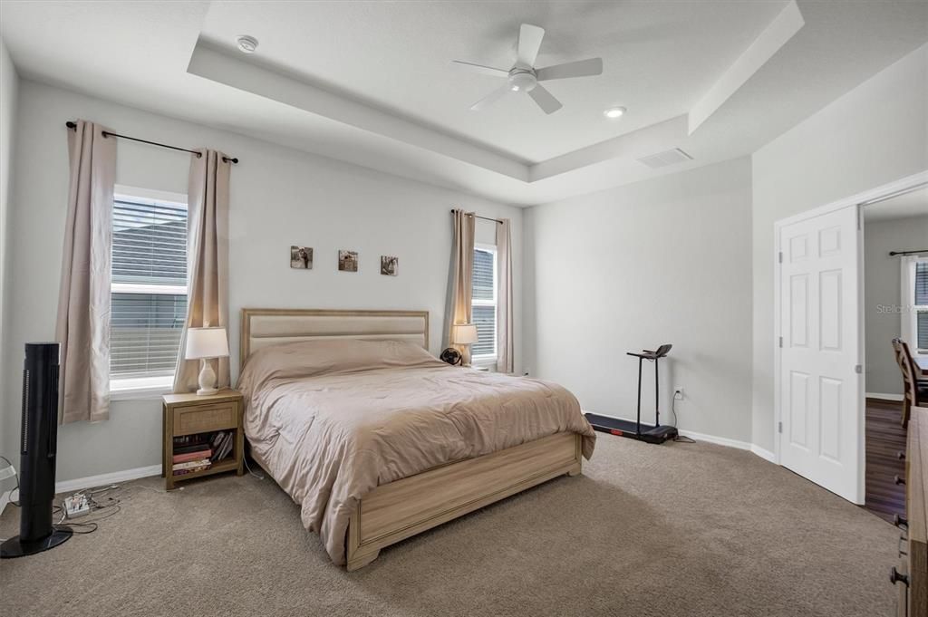 For Sale: $339,900 (4 beds, 2 baths, 2074 Square Feet)