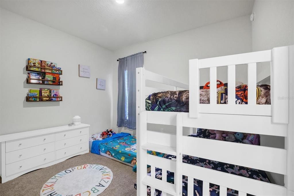 For Sale: $339,900 (4 beds, 2 baths, 2074 Square Feet)