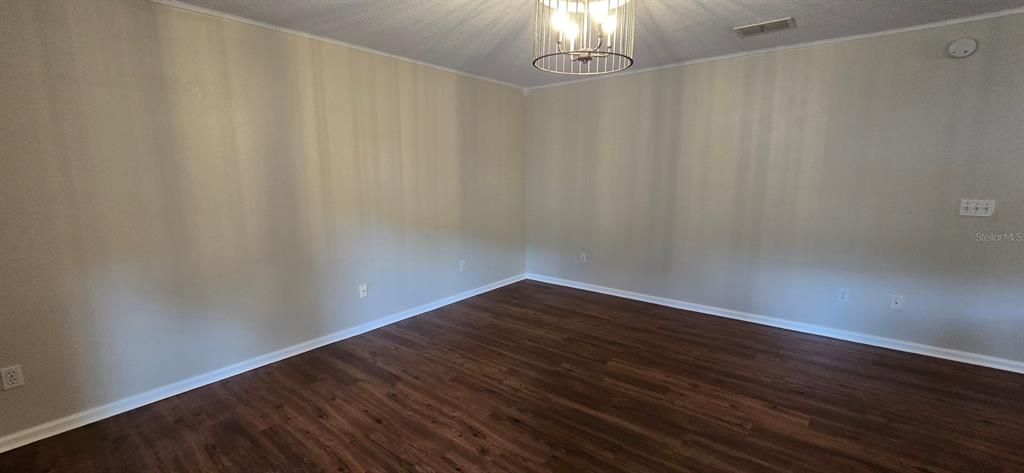 For Rent: $1,695 (3 beds, 2 baths, 1894 Square Feet)