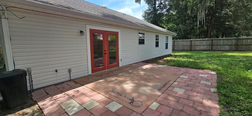 For Rent: $1,695 (3 beds, 2 baths, 1894 Square Feet)