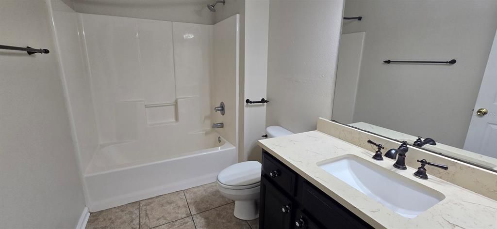 For Rent: $1,695 (3 beds, 2 baths, 1894 Square Feet)