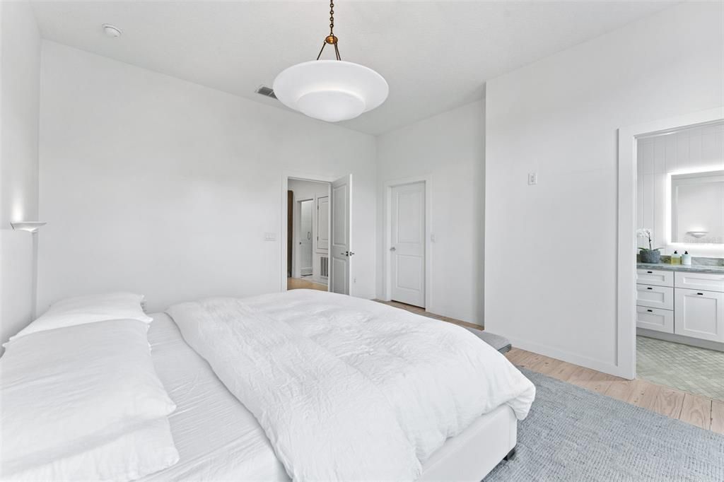 For Rent: $3,900 (3 beds, 2 baths, 1868 Square Feet)