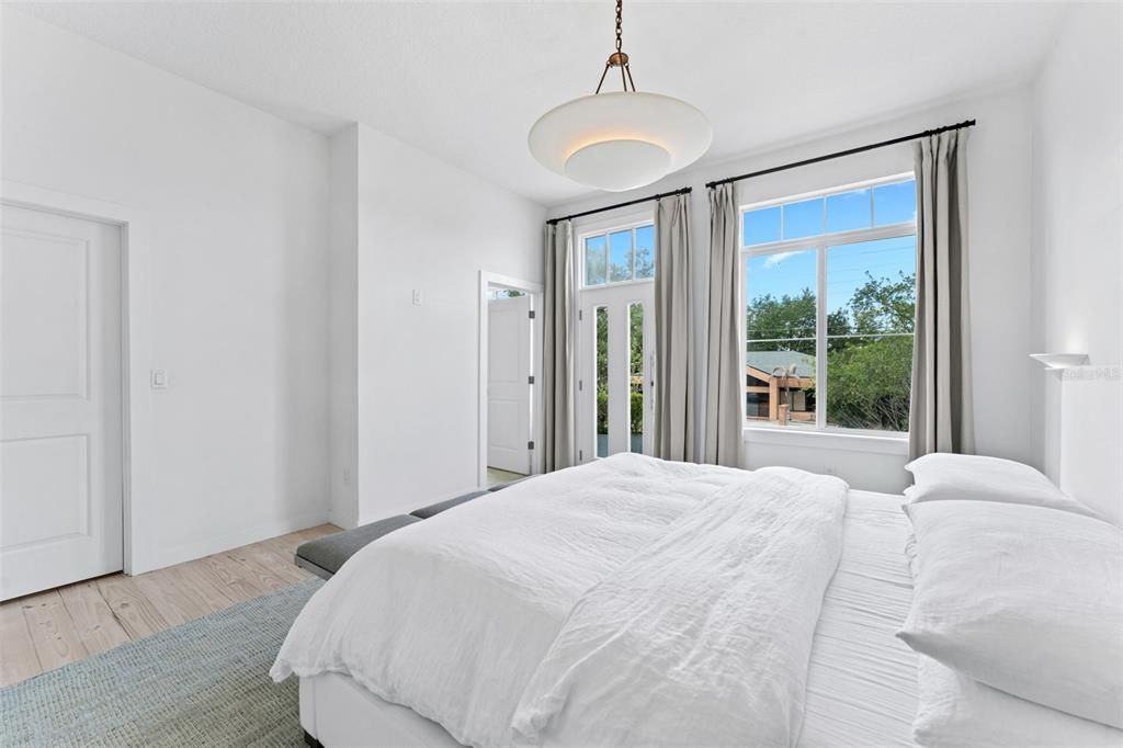 For Rent: $3,900 (3 beds, 2 baths, 1868 Square Feet)
