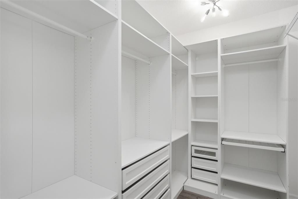 For Sale: $667,000 (4 beds, 2 baths, 3042 Square Feet)