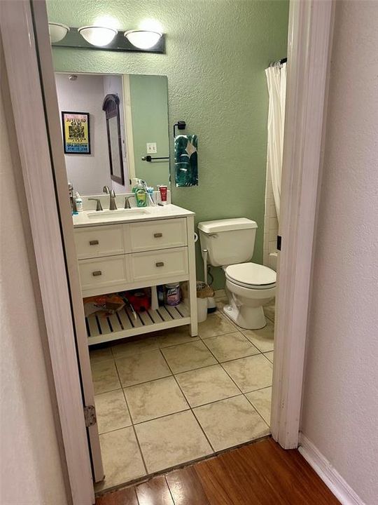 For Sale: $105,000 (1 beds, 1 baths, 742 Square Feet)