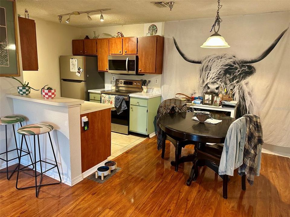 For Sale: $105,000 (1 beds, 1 baths, 742 Square Feet)