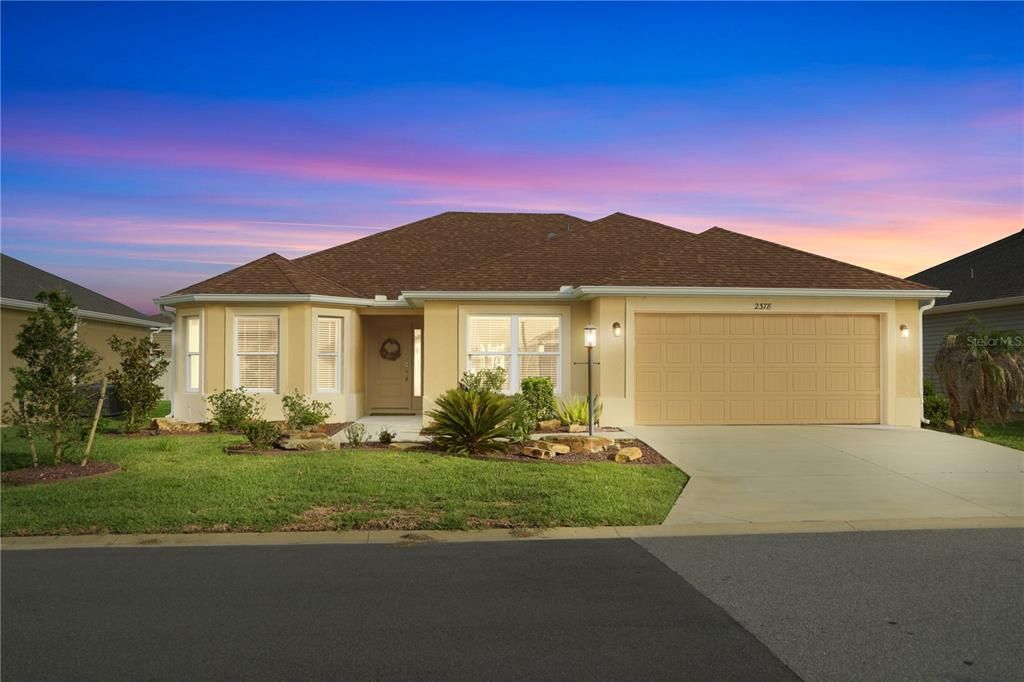 For Sale: $399,900 (3 beds, 2 baths, 1611 Square Feet)