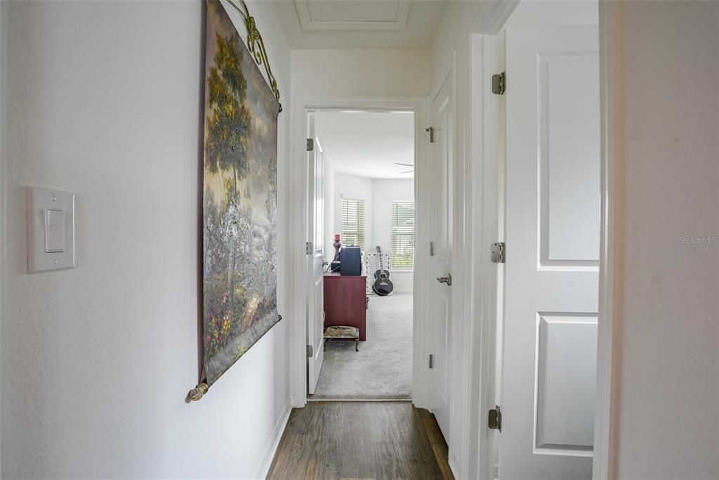 For Sale: $399,900 (3 beds, 2 baths, 1611 Square Feet)