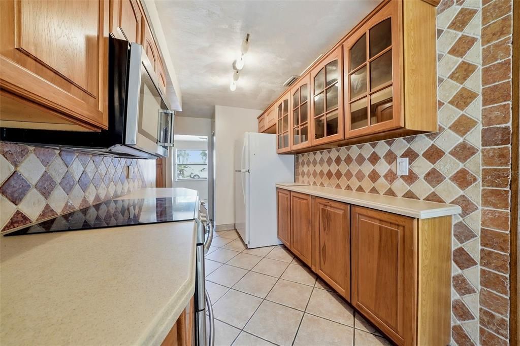 For Sale: $615,000 (5 beds, 3 baths, 2294 Square Feet)
