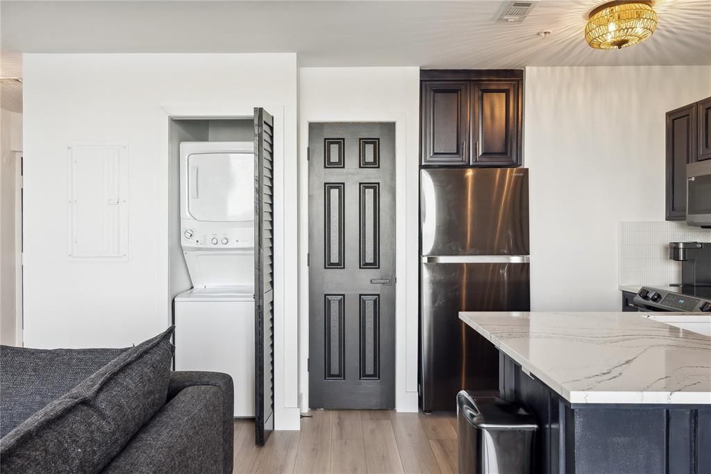 For Sale: $345,000 (1 beds, 1 baths, 506 Square Feet)