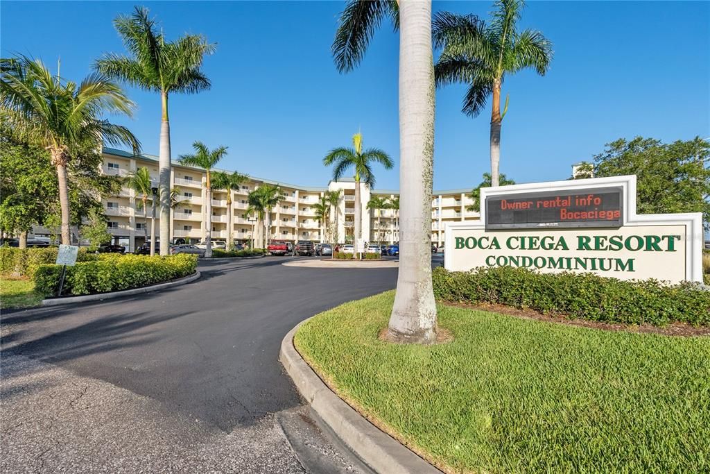 For Sale: $345,000 (1 beds, 1 baths, 506 Square Feet)