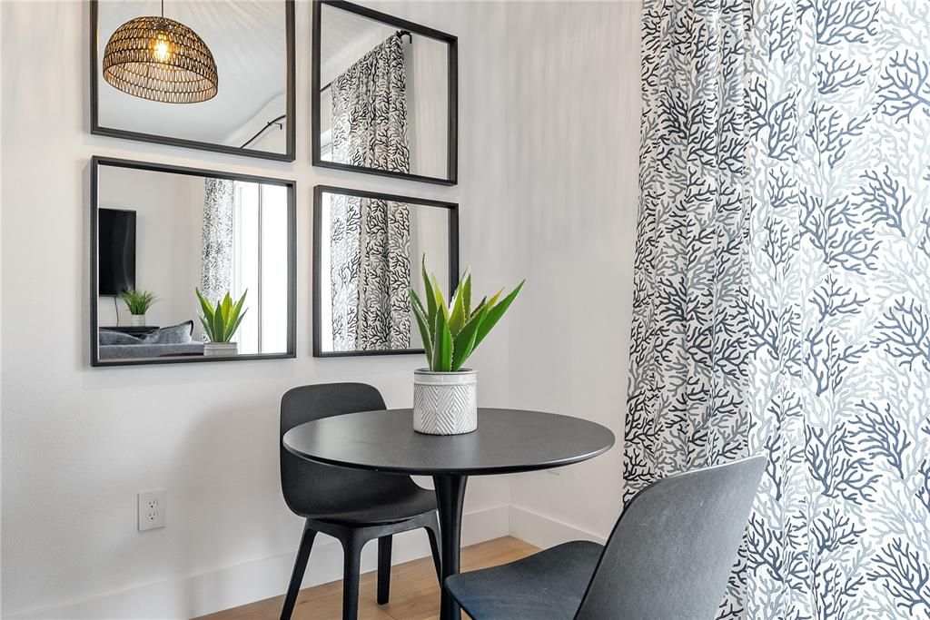 For Sale: $345,000 (1 beds, 1 baths, 506 Square Feet)