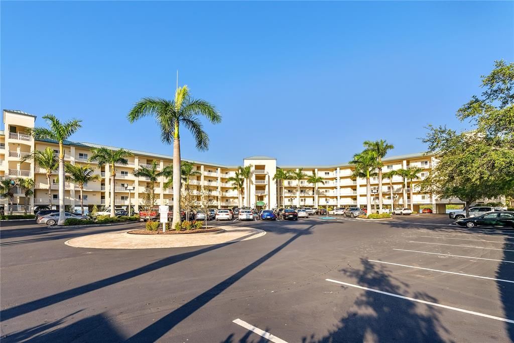 For Sale: $345,000 (1 beds, 1 baths, 506 Square Feet)