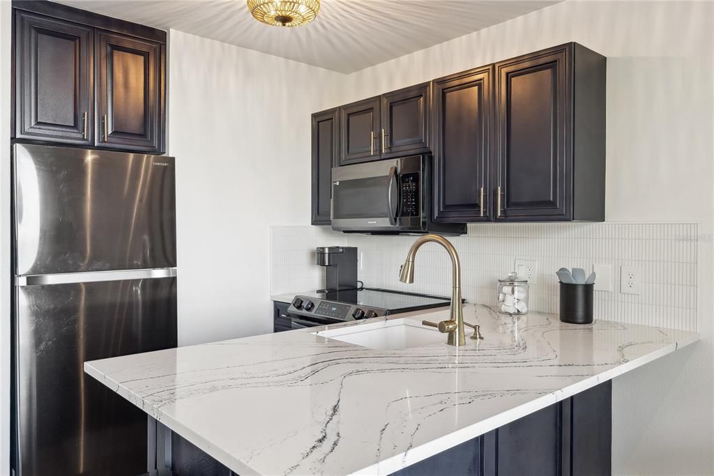 For Sale: $345,000 (1 beds, 1 baths, 506 Square Feet)