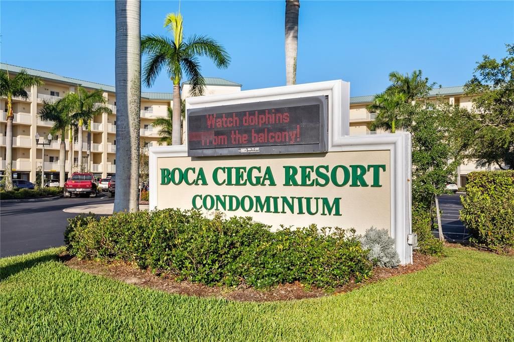 For Sale: $345,000 (1 beds, 1 baths, 506 Square Feet)