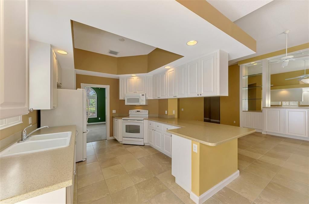 For Sale: $574,900 (3 beds, 3 baths, 2008 Square Feet)