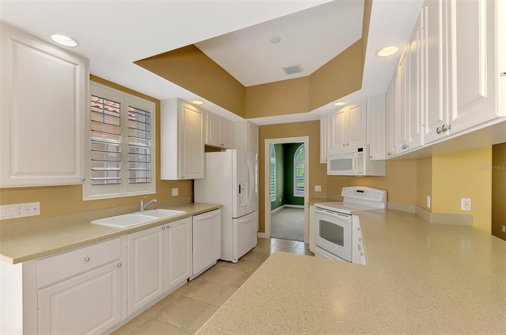 For Sale: $574,900 (3 beds, 3 baths, 2008 Square Feet)