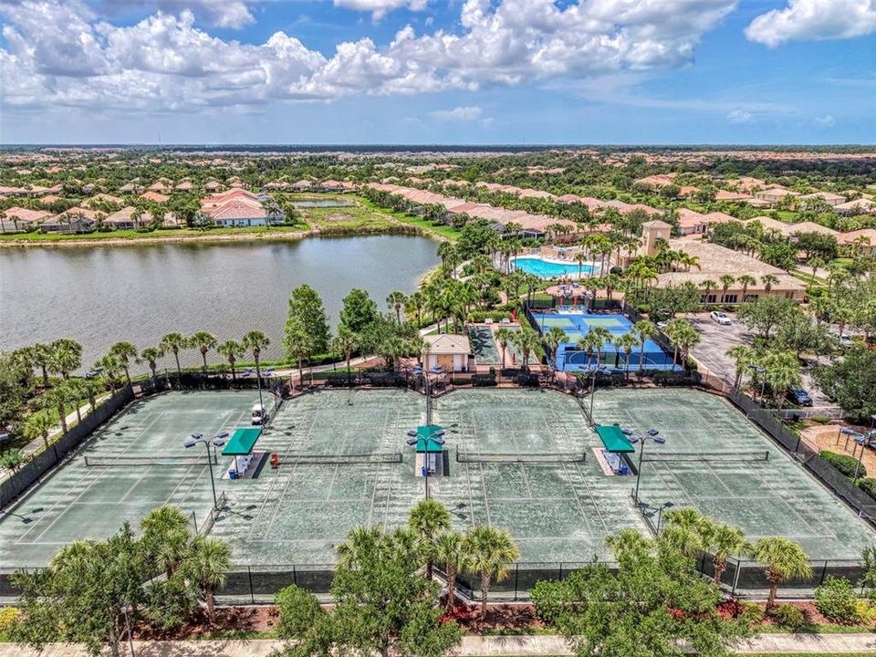 For Sale: $574,900 (3 beds, 3 baths, 2008 Square Feet)