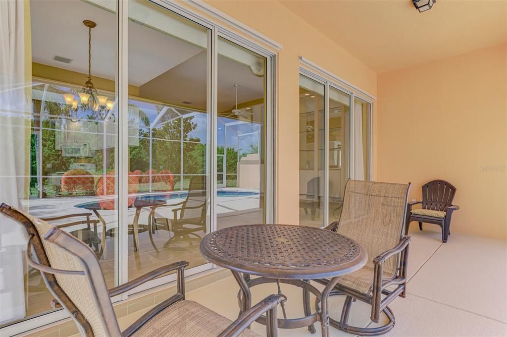 For Sale: $574,900 (3 beds, 3 baths, 2008 Square Feet)