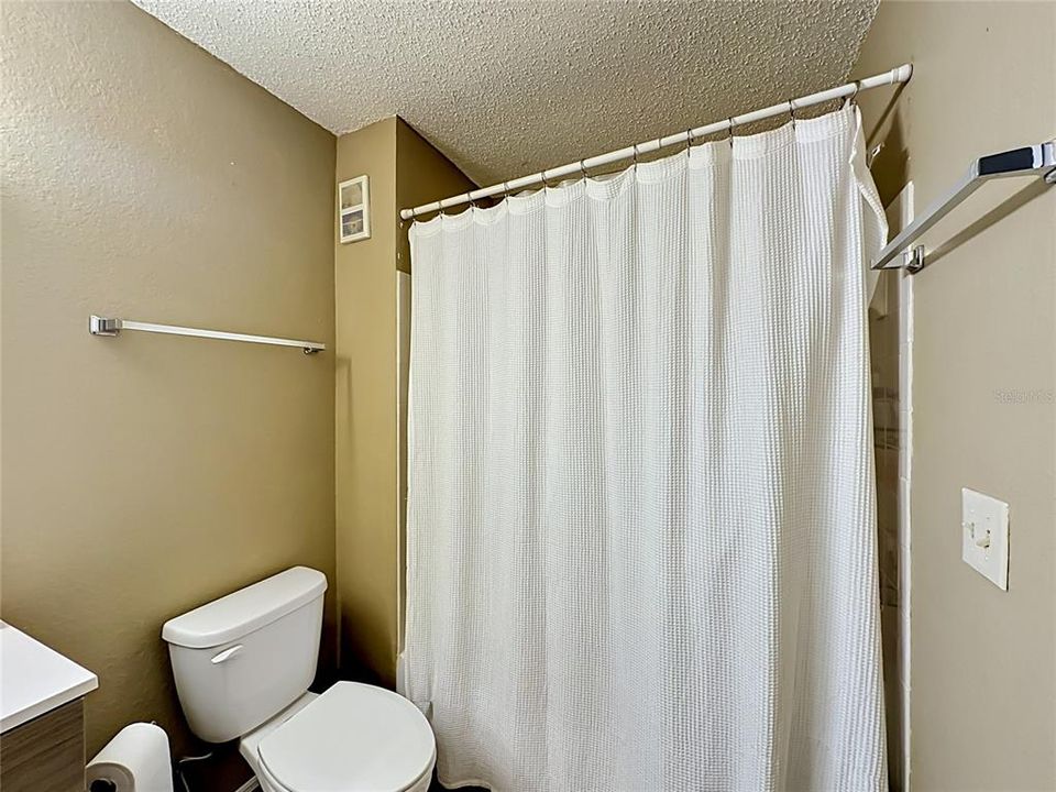 Activo con contrato: $190,000 (3 camas, 3 baños, 1198 Pies cuadrados)
