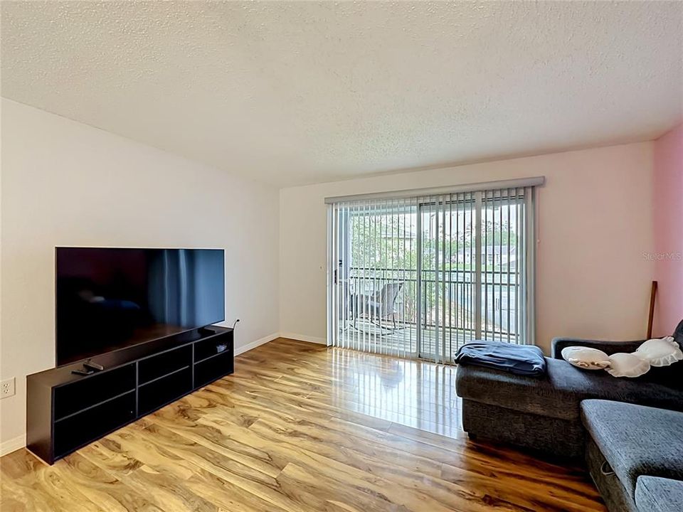 Activo con contrato: $190,000 (3 camas, 3 baños, 1198 Pies cuadrados)
