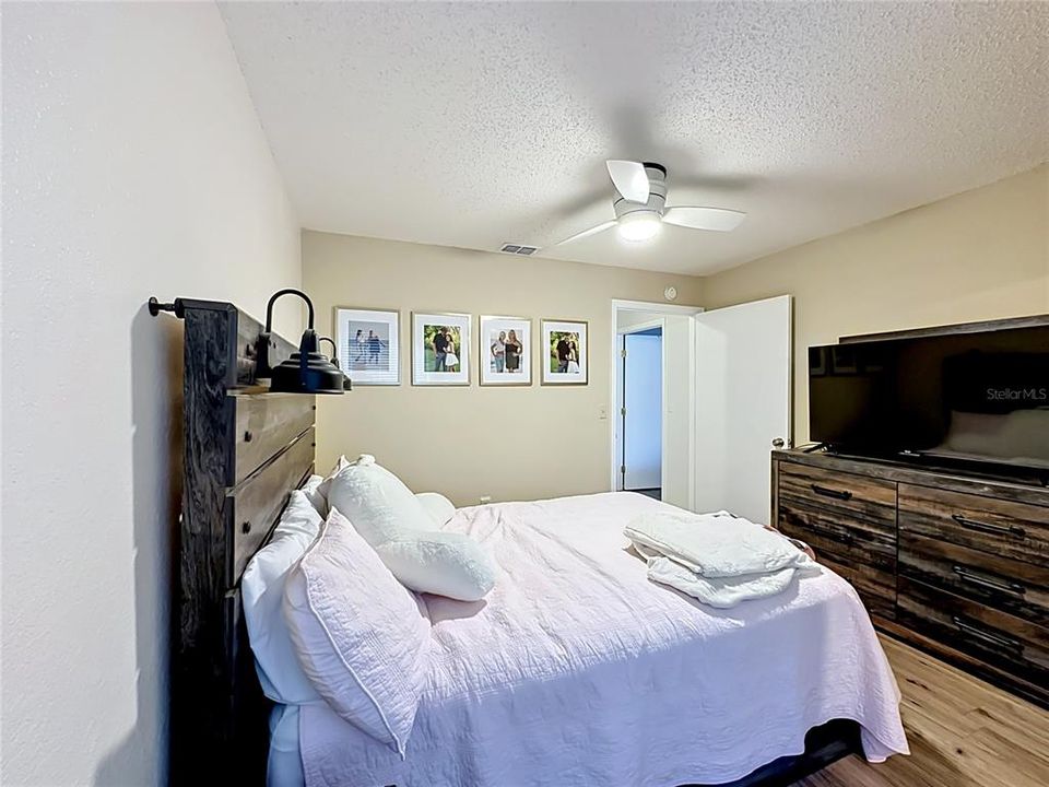 Activo con contrato: $190,000 (3 camas, 3 baños, 1198 Pies cuadrados)