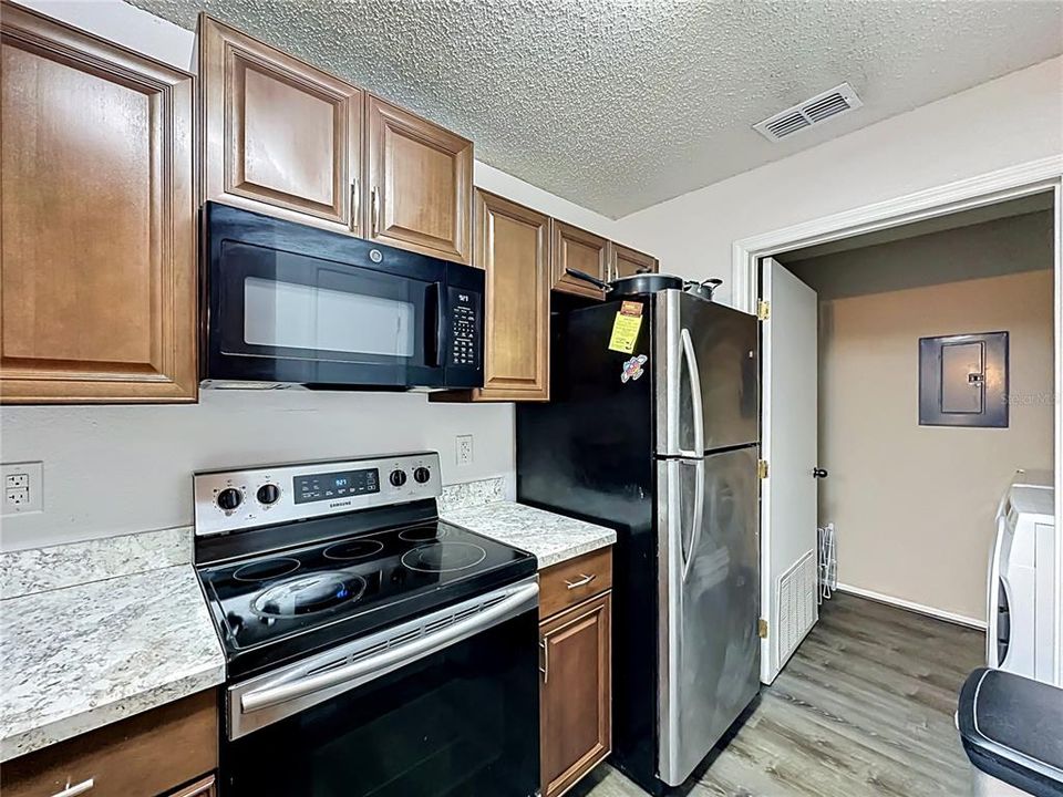 Activo con contrato: $190,000 (3 camas, 3 baños, 1198 Pies cuadrados)