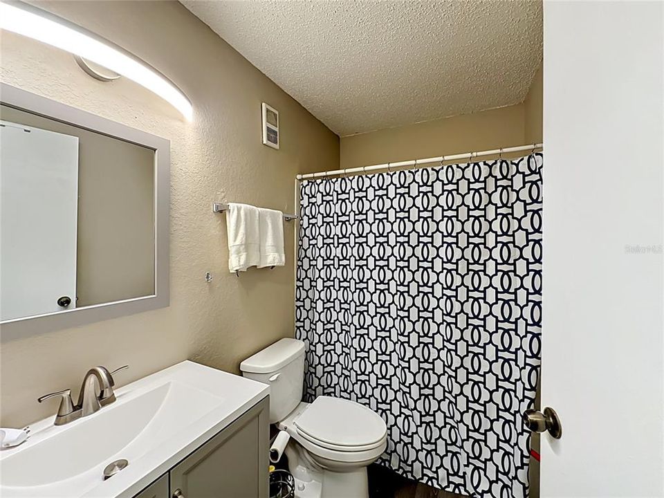 Activo con contrato: $190,000 (3 camas, 3 baños, 1198 Pies cuadrados)