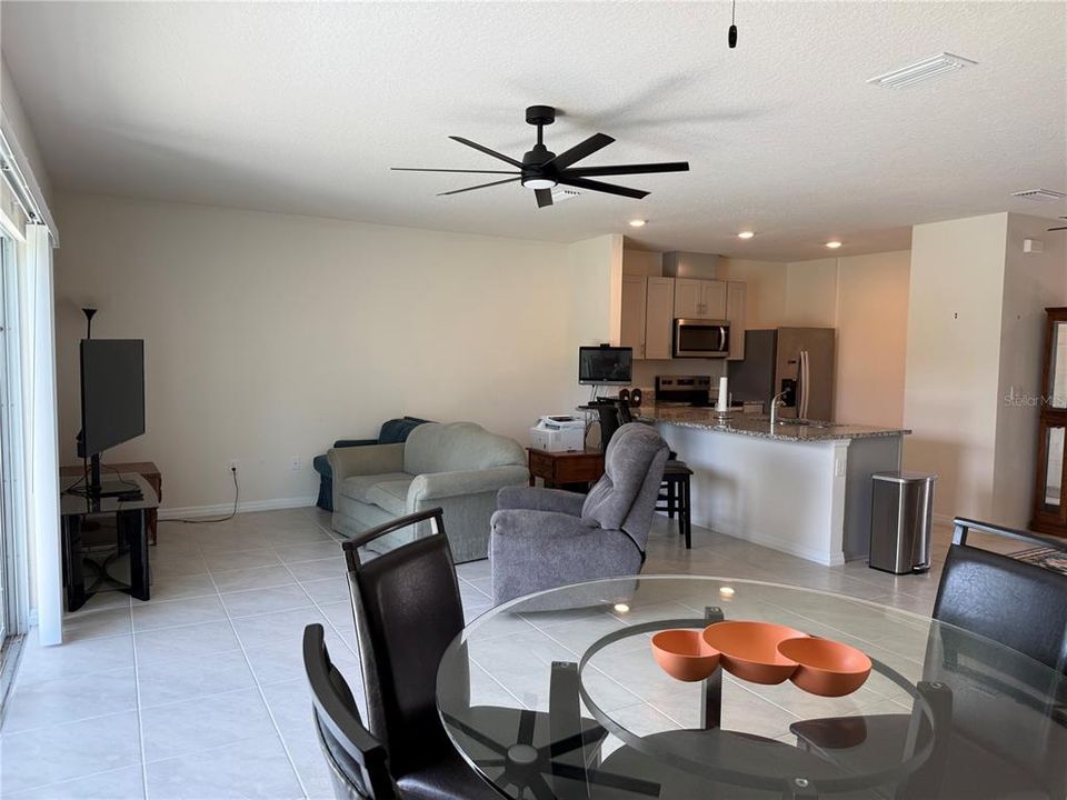 En Venta: $275,000 (3 camas, 2 baños, 1671 Pies cuadrados)