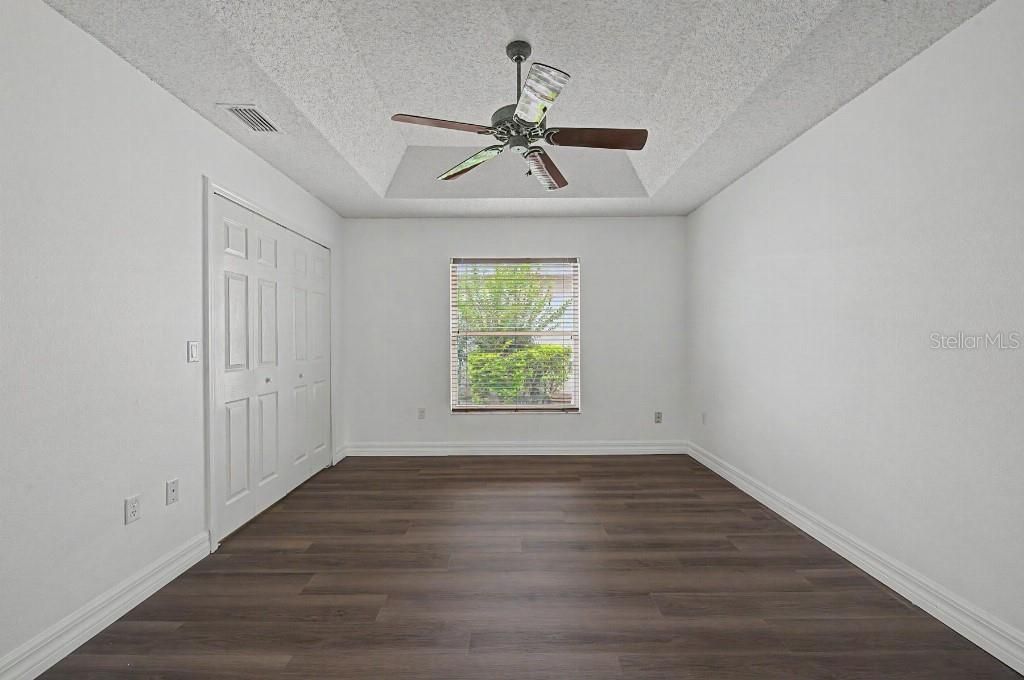 For Sale: $439,000 (3 beds, 2 baths, 1948 Square Feet)