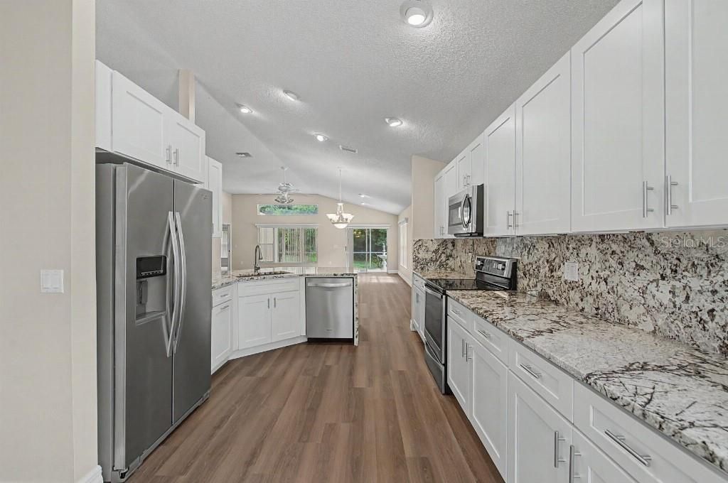 For Sale: $439,000 (3 beds, 2 baths, 1948 Square Feet)