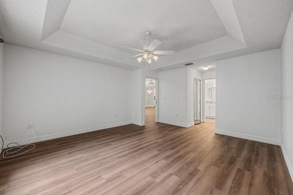 For Sale: $439,000 (3 beds, 2 baths, 1948 Square Feet)