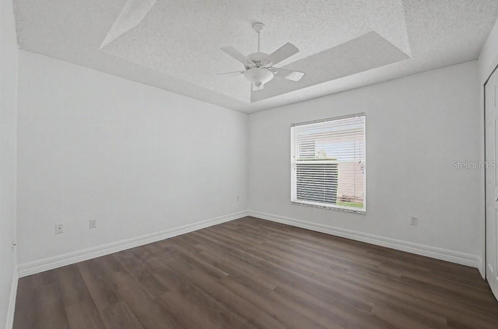 For Sale: $439,000 (3 beds, 2 baths, 1948 Square Feet)