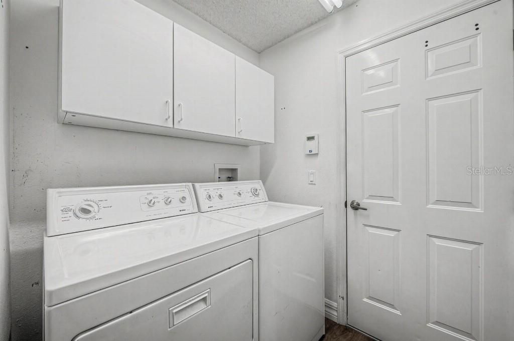 For Sale: $439,000 (3 beds, 2 baths, 1948 Square Feet)