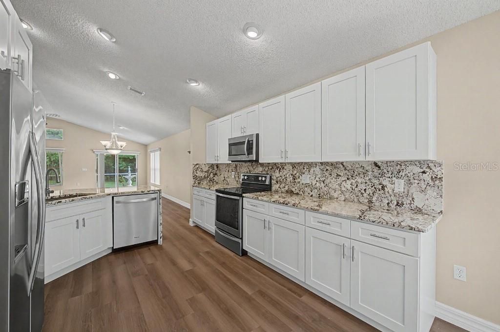 For Sale: $439,000 (3 beds, 2 baths, 1948 Square Feet)
