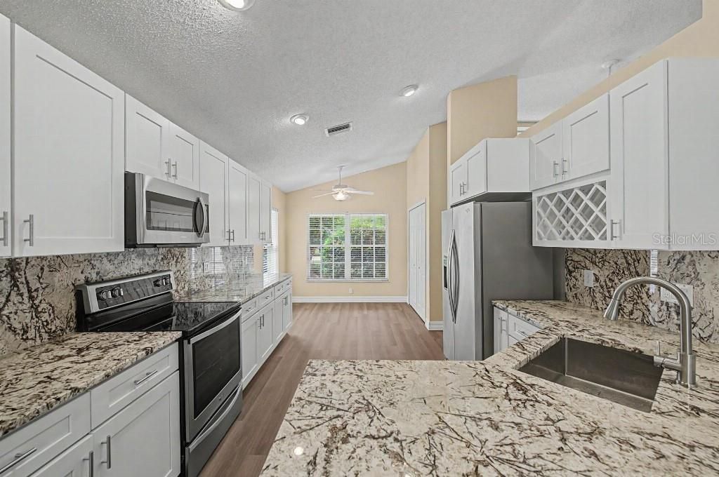 For Sale: $439,000 (3 beds, 2 baths, 1948 Square Feet)