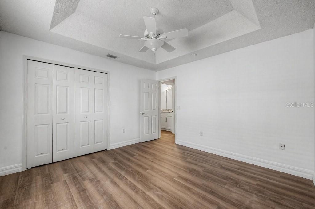 For Sale: $439,000 (3 beds, 2 baths, 1948 Square Feet)