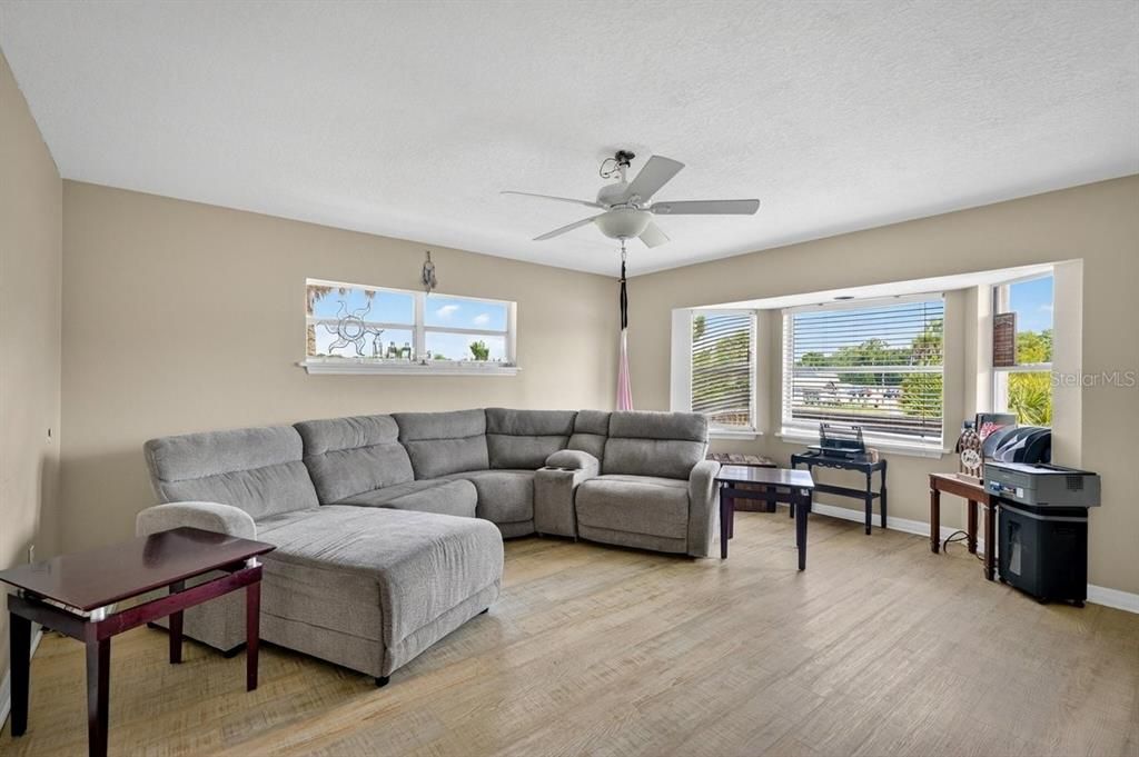For Sale: $699,990 (2 beds, 2 baths, 1545 Square Feet)