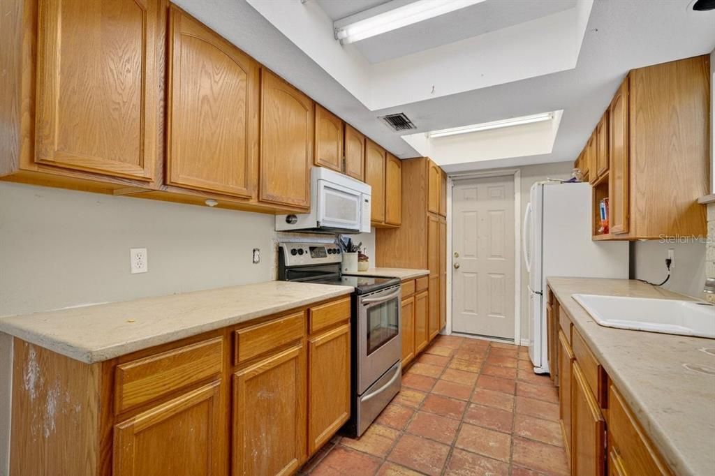 For Sale: $699,990 (2 beds, 2 baths, 1545 Square Feet)