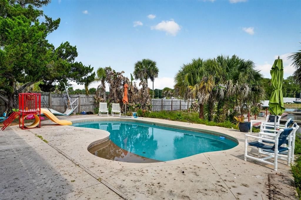 For Sale: $699,990 (2 beds, 2 baths, 1545 Square Feet)