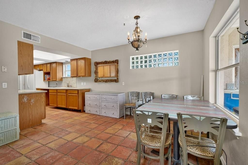 For Sale: $699,990 (2 beds, 2 baths, 1545 Square Feet)