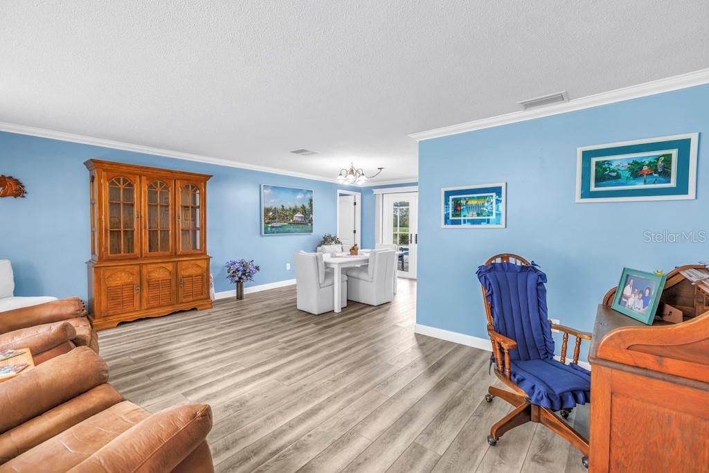 Active With Contract: $549,000 (3 beds, 2 baths, 1811 Square Feet)