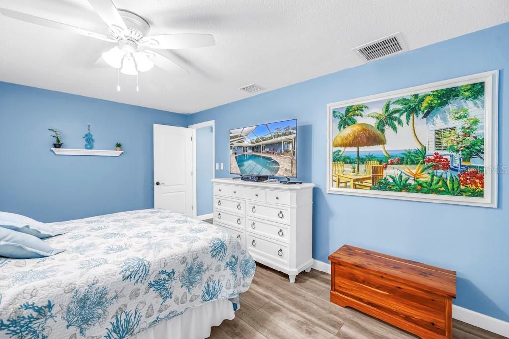Active With Contract: $549,000 (3 beds, 2 baths, 1811 Square Feet)