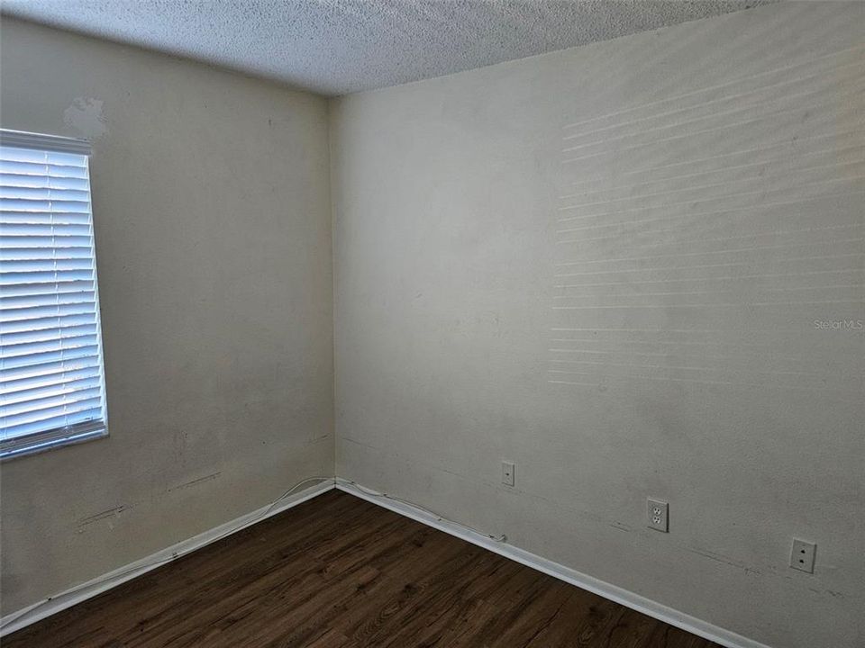 For Rent: $1,450 (2 beds, 1 baths, 864 Square Feet)