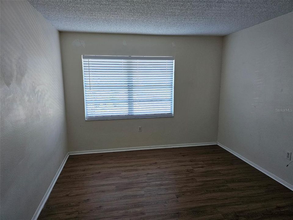 For Rent: $1,450 (2 beds, 1 baths, 864 Square Feet)