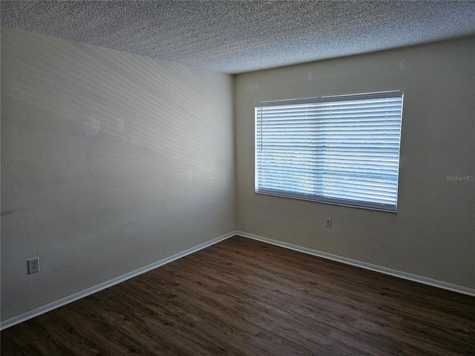 For Rent: $1,450 (2 beds, 1 baths, 864 Square Feet)